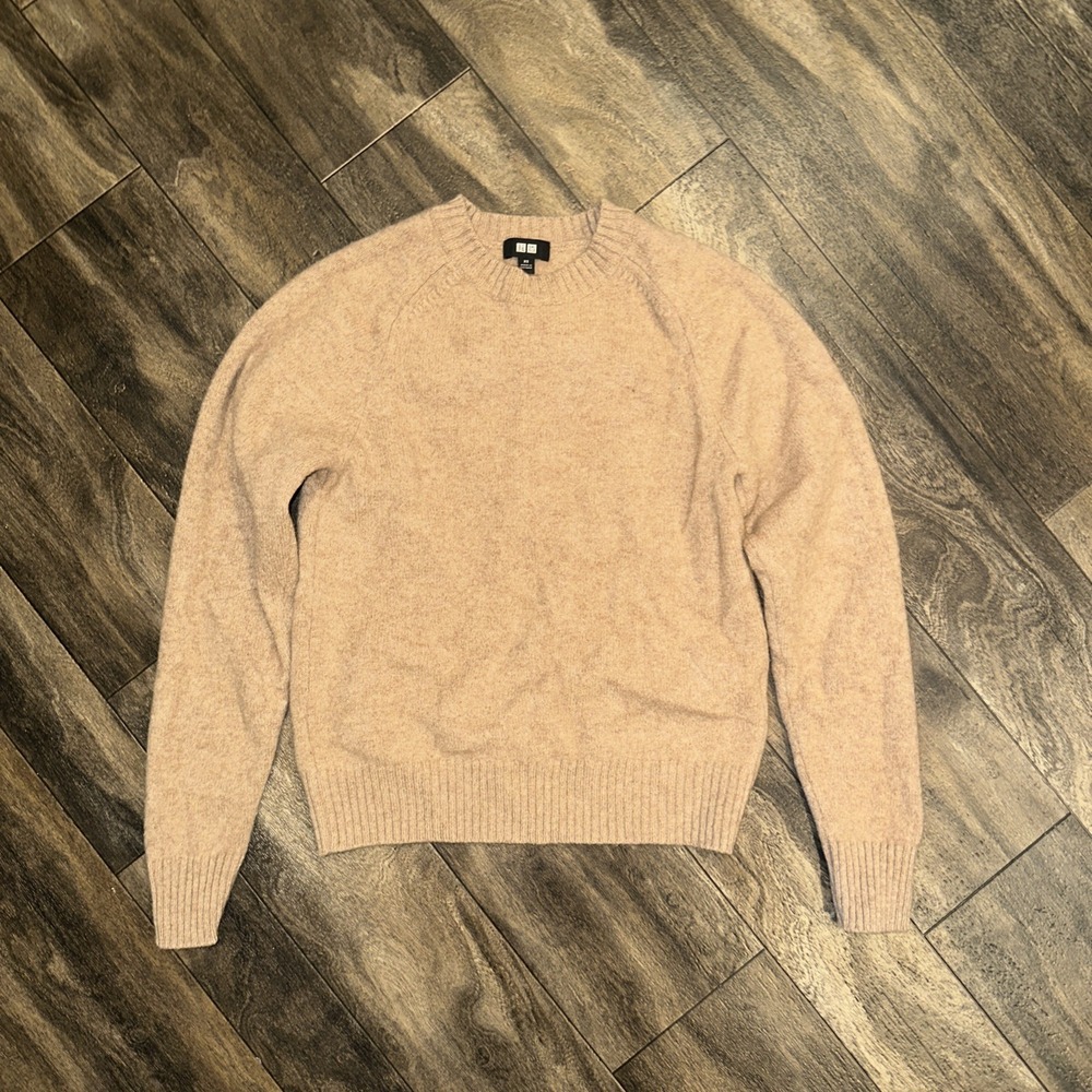 Uniqlo 100% Wool Crew Neck Knit Pullover Sweater Women's XS Beige/Tan Minimalist